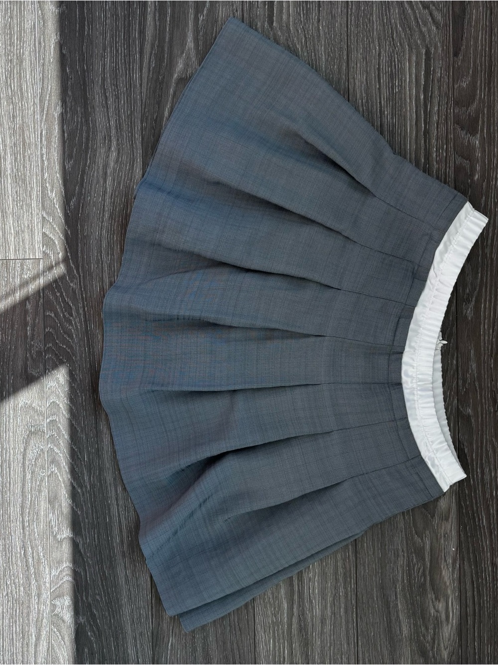 Sandro Gray Pleated Circle Skater Skirt with White Waistband - Picture 2 of 6